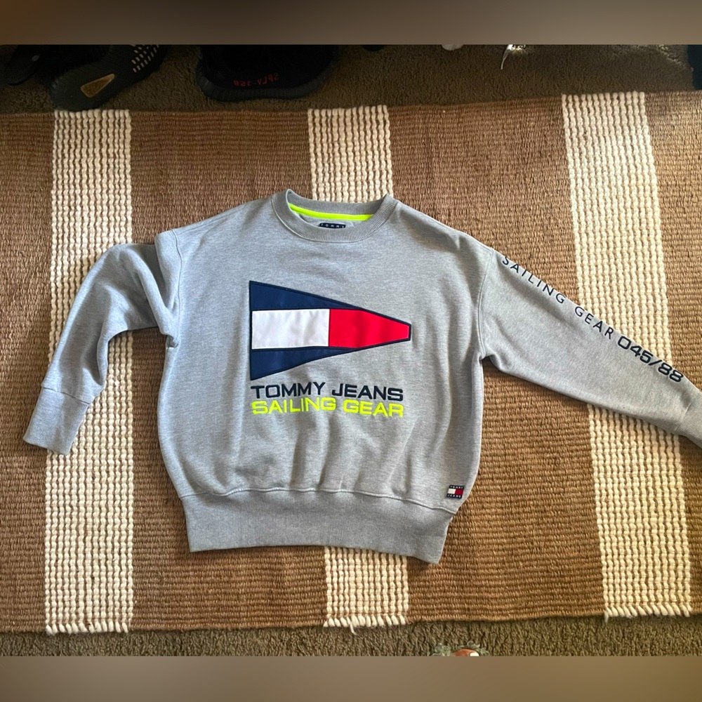 Tommy Hil Pullover Capsule Collection